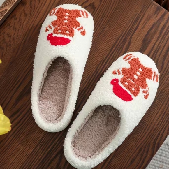 New soft Gingerbreadman man slippers thru 10 available see al… - Picture 2 of 4